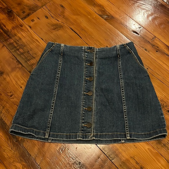 Aritzia Wilfred Free Jean Skirt with Buttons - Picture 2 of 3